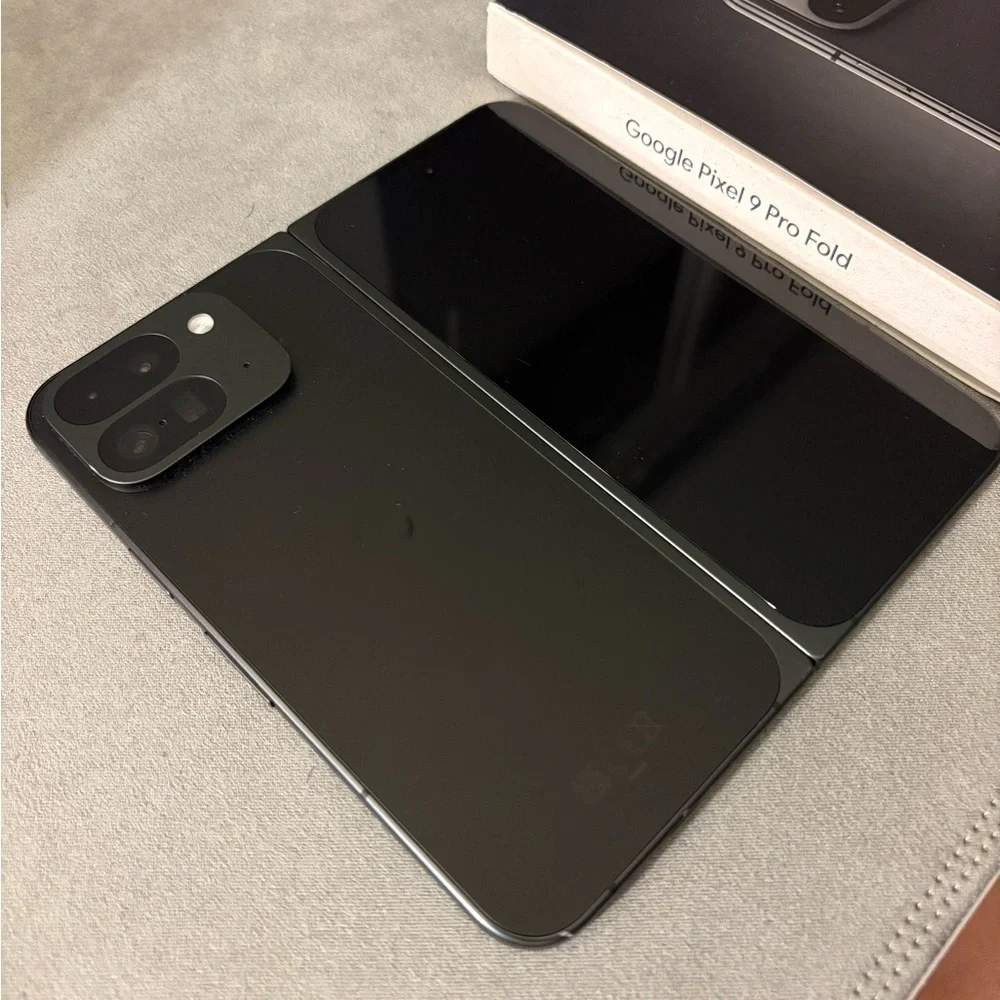 Google Pixel 9 Pro Fold Tablet - Midnight Black Foldable Display